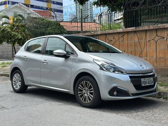 PEUGEOT 208 1.6 ALLURE 16V FLEX 4P AUTOMÁTICO PEUGEOT 208 1.6 ALLURE 16V FLEX 4P AUTOMÁTICO